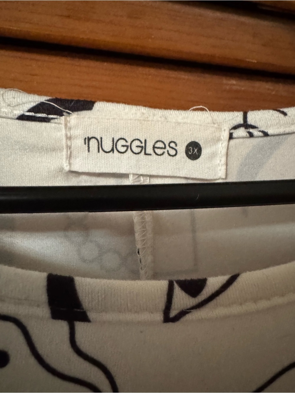 Black and White Bow-Print Tunic Top by Nuggles - Picture 2 of 4